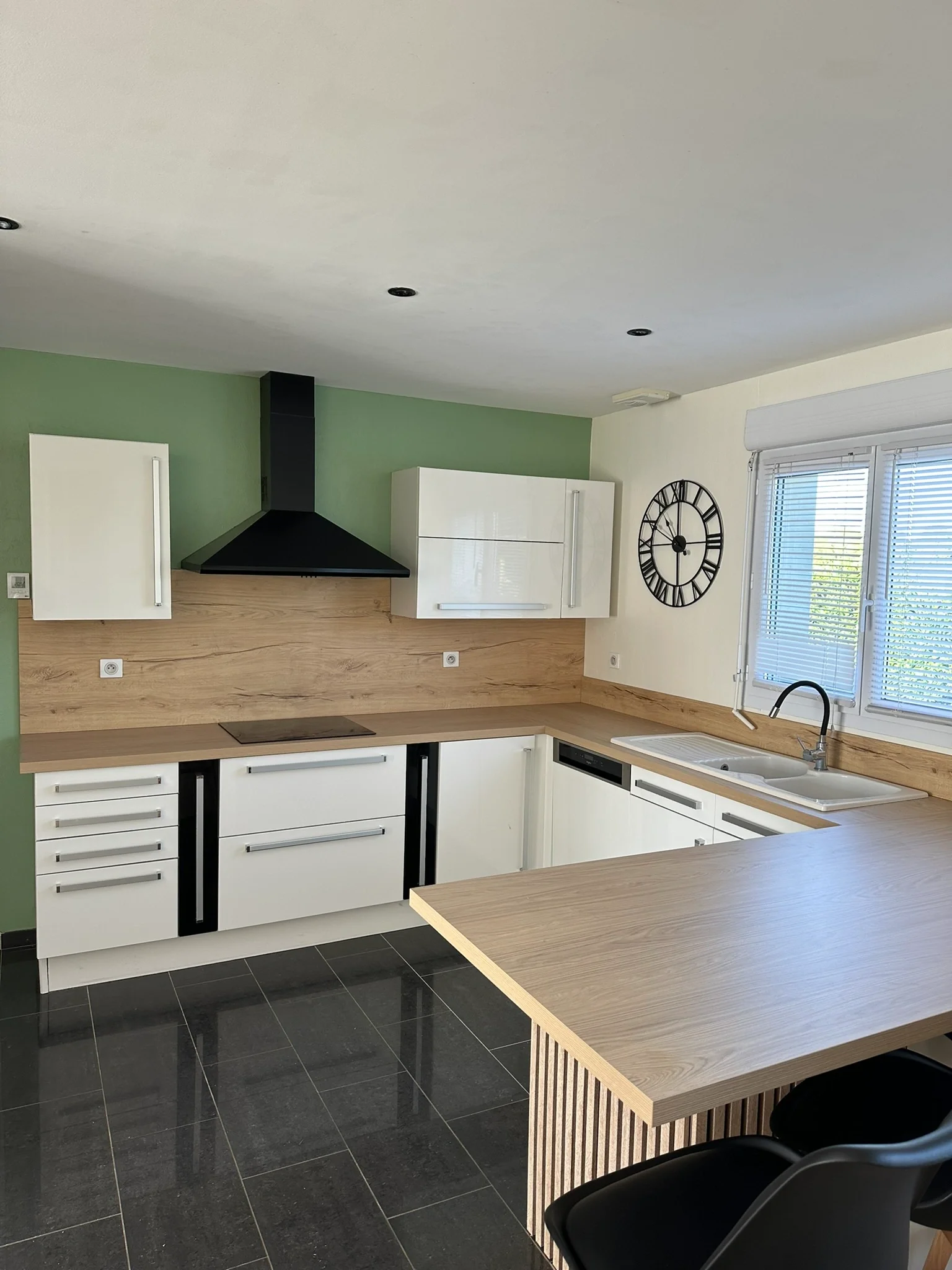 Cuisine rénovée élégante – Montsuzain